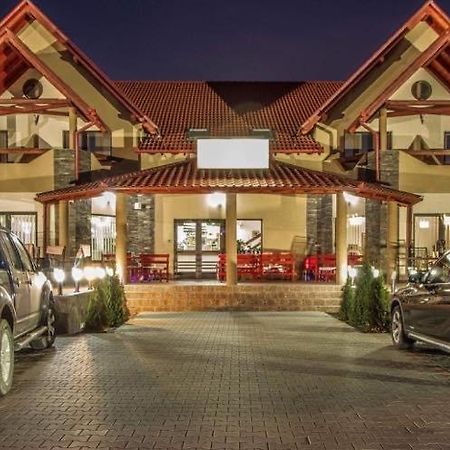 Aranykakas Etterem Es Panzio Bed and Breakfast Sîndominic Buitenkant foto