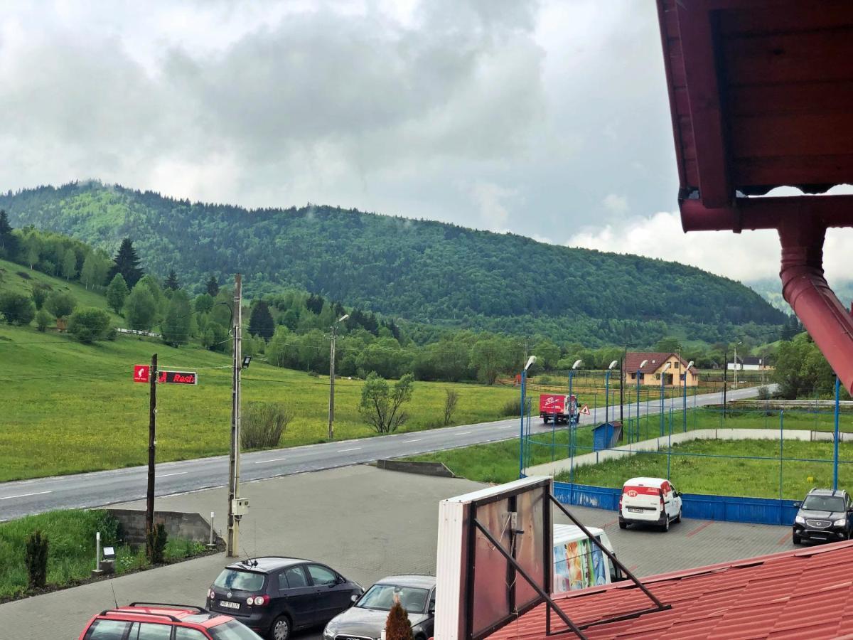 Aranykakas Etterem Es Panzio Bed and Breakfast Sîndominic Buitenkant foto
